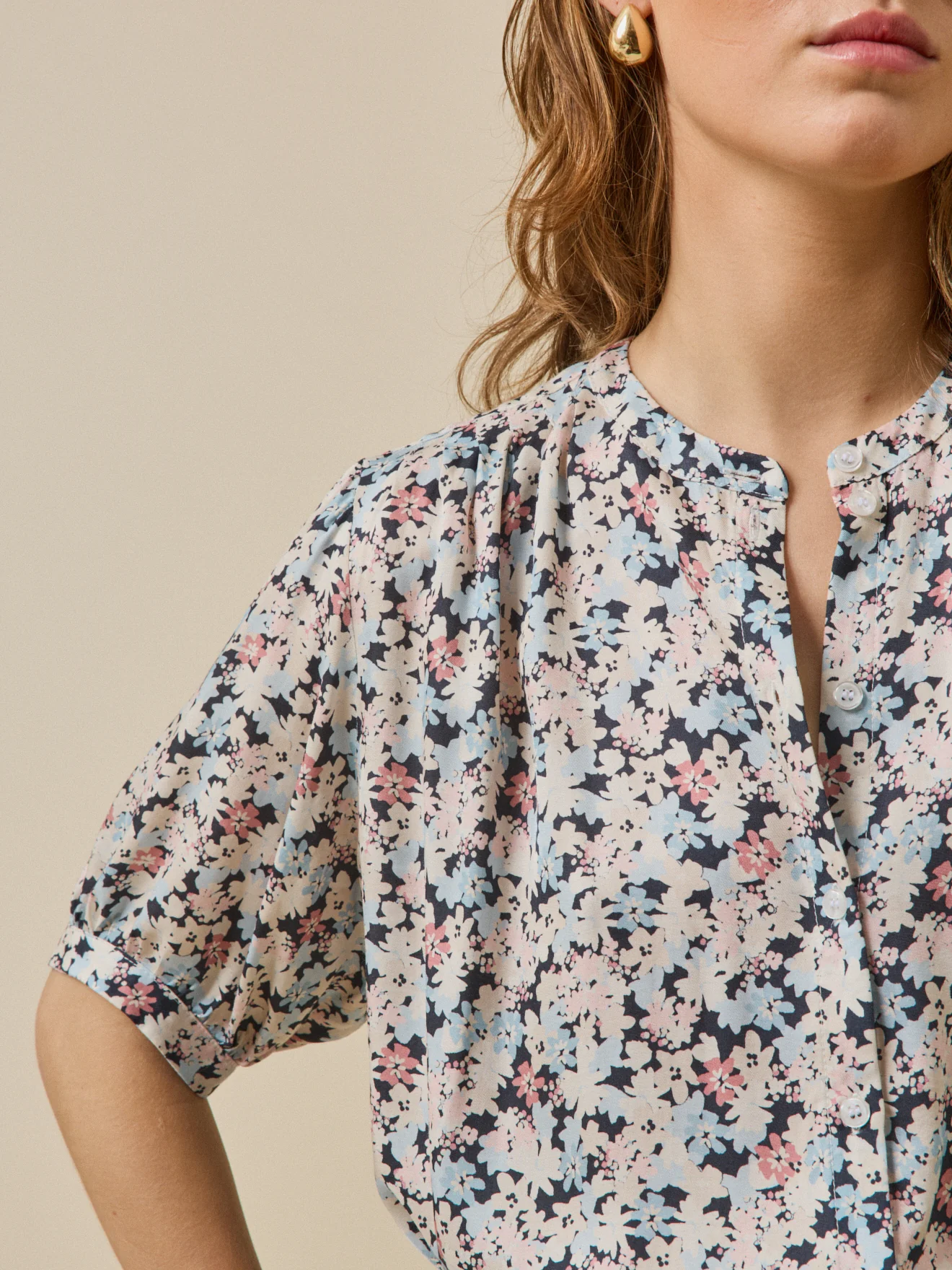 Damenbluse mit Fleurs Pop-Print - Image 3