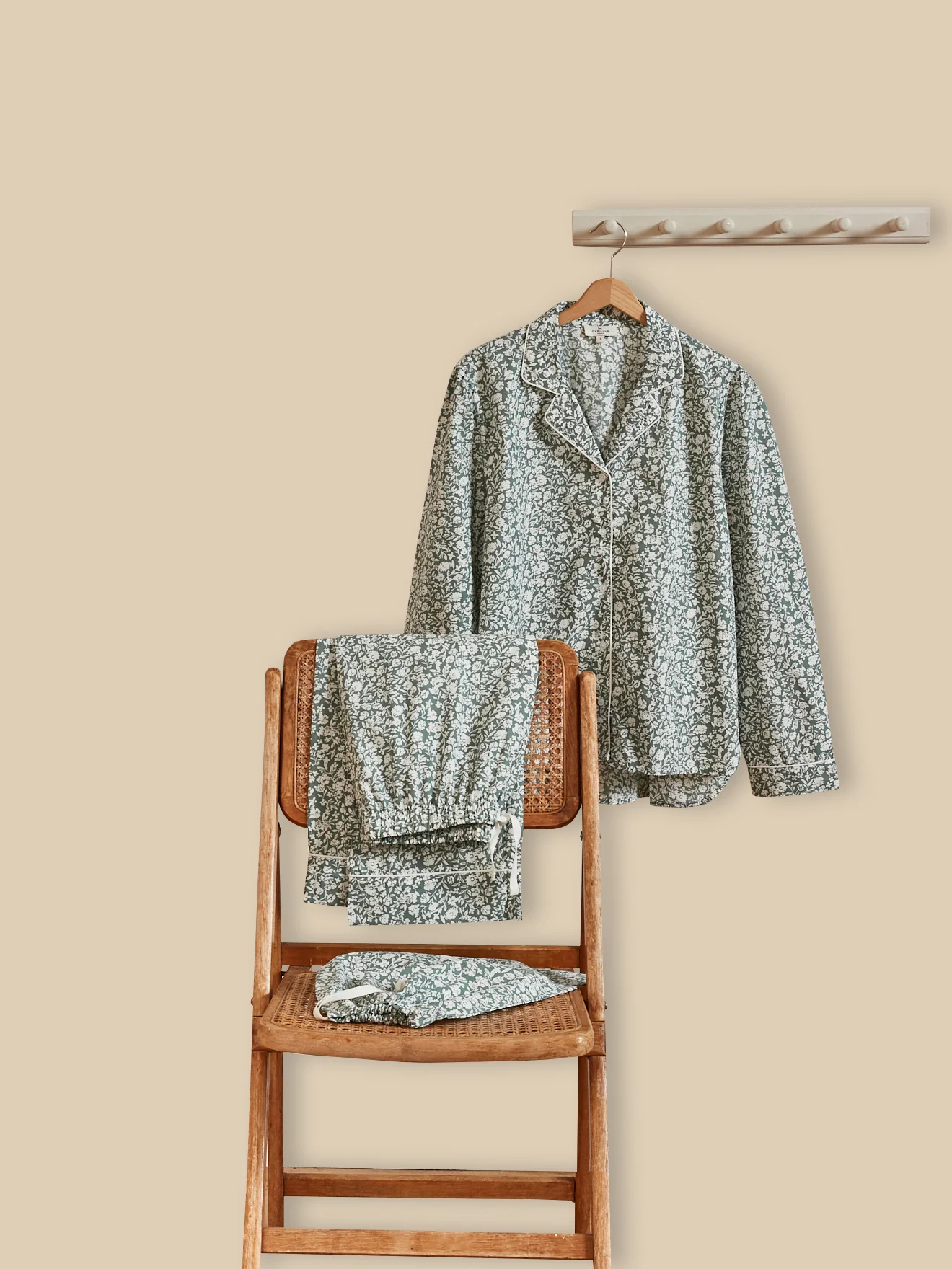 Damen-Pyjama mit Blumen-Print - Image 10