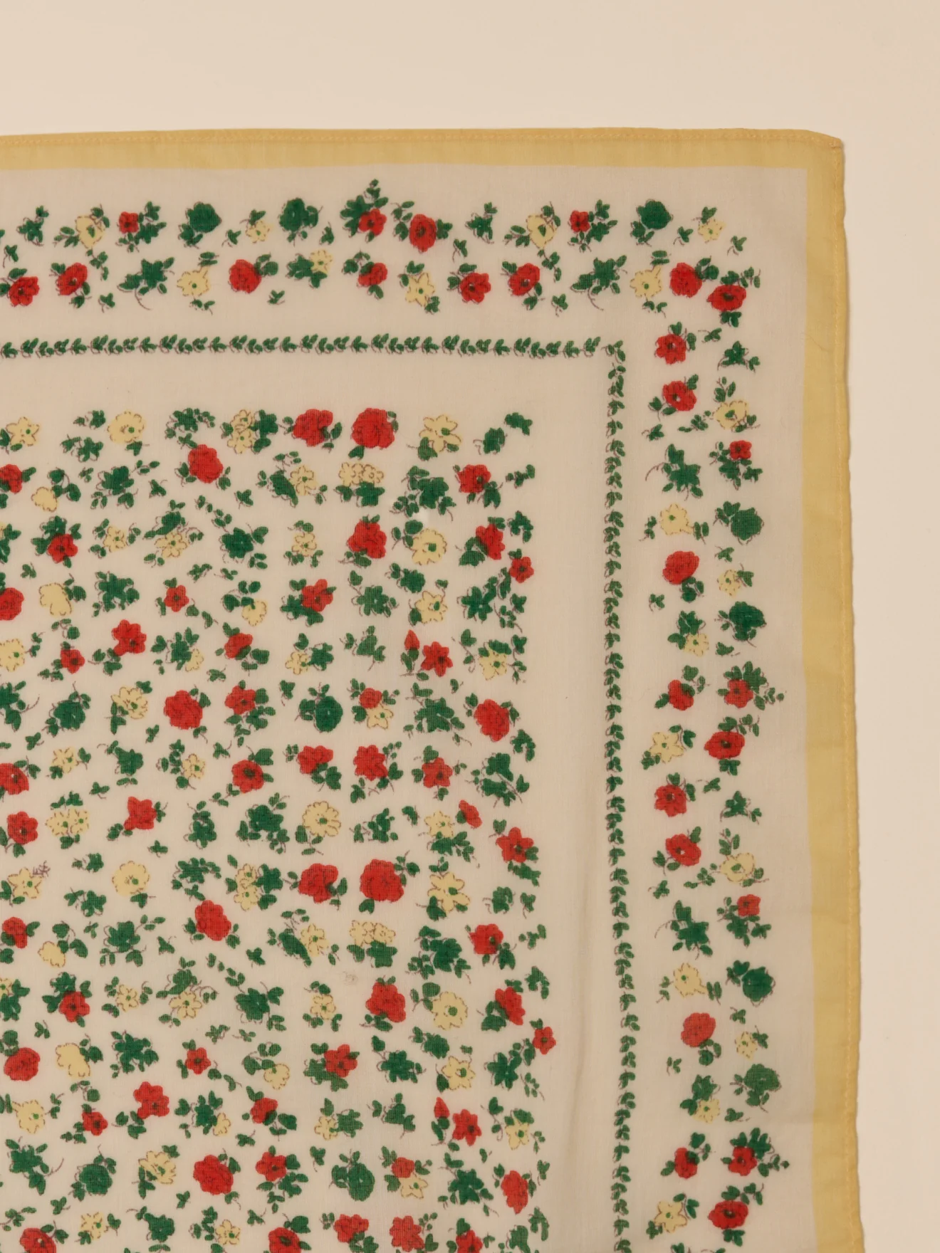 Mädchen-Halstuch mit Blumenmotiv – Bio-Baumwolle - Image 3