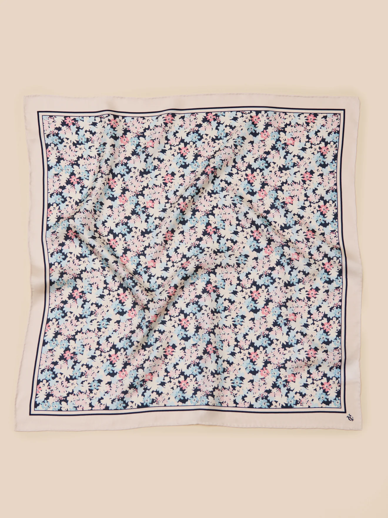 Damenschal aus Seide mit Druckmuster « Fleurs Pop » - Image 3