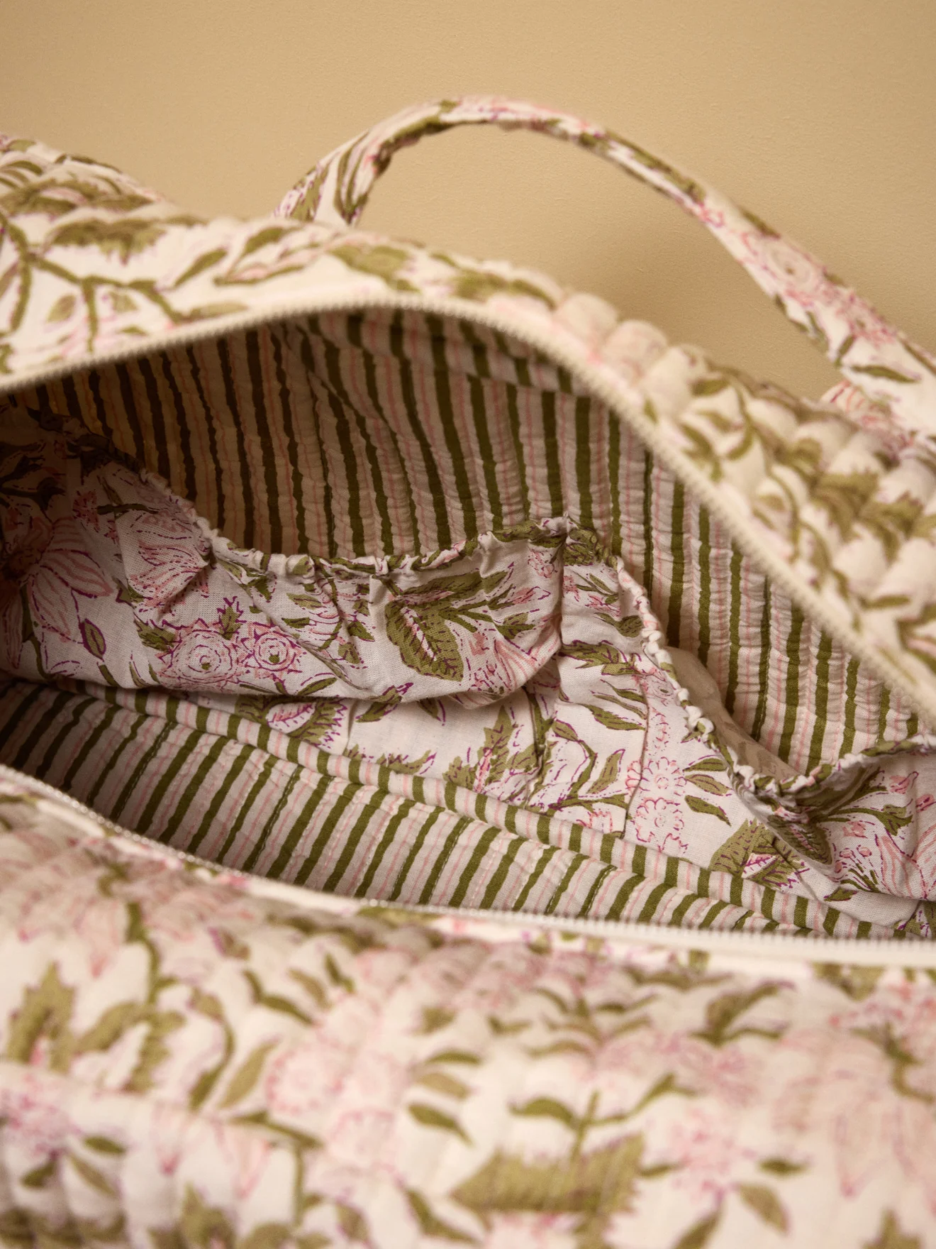 Wochenendtasche mit Blumenmuster - Image 4