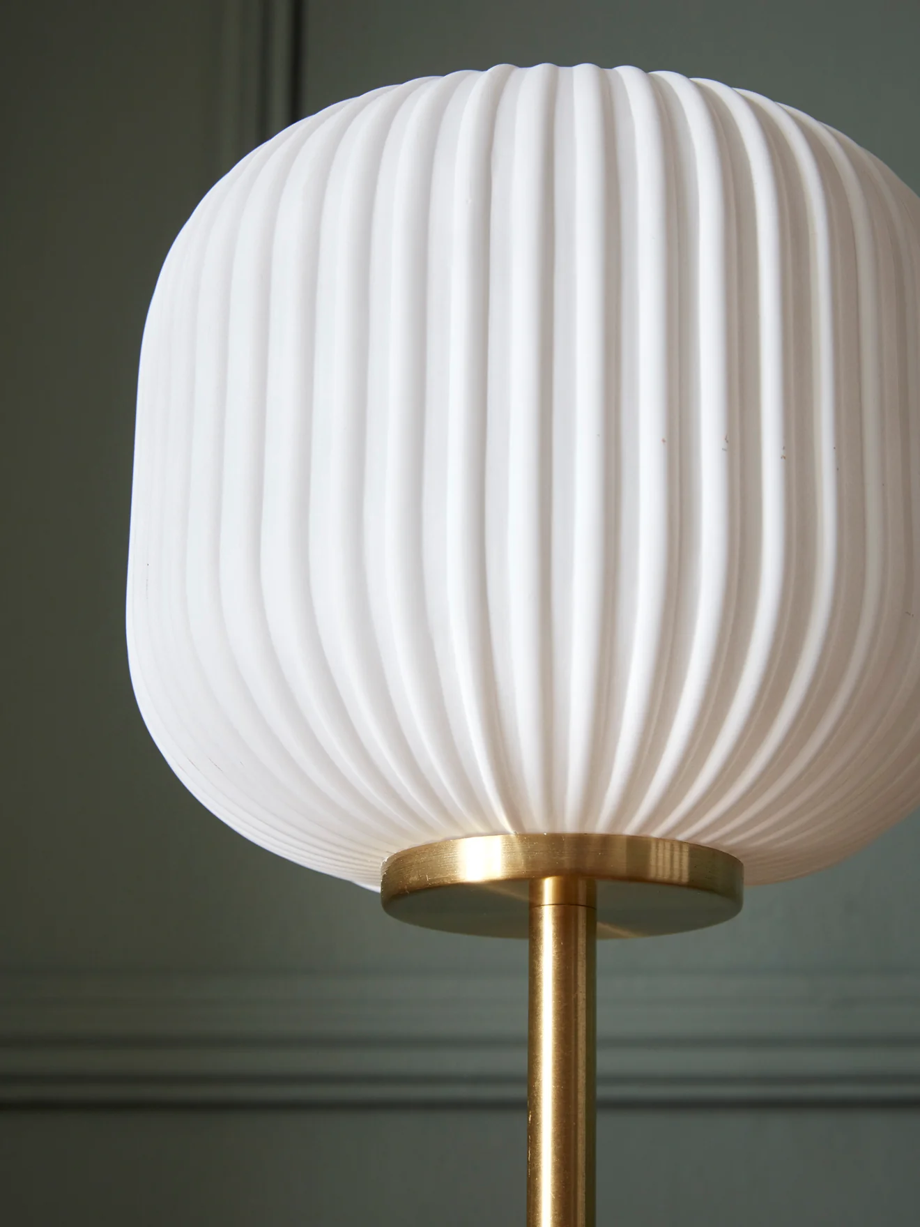 Lampe aus Messing und geriffeltem Glas - Image 4
