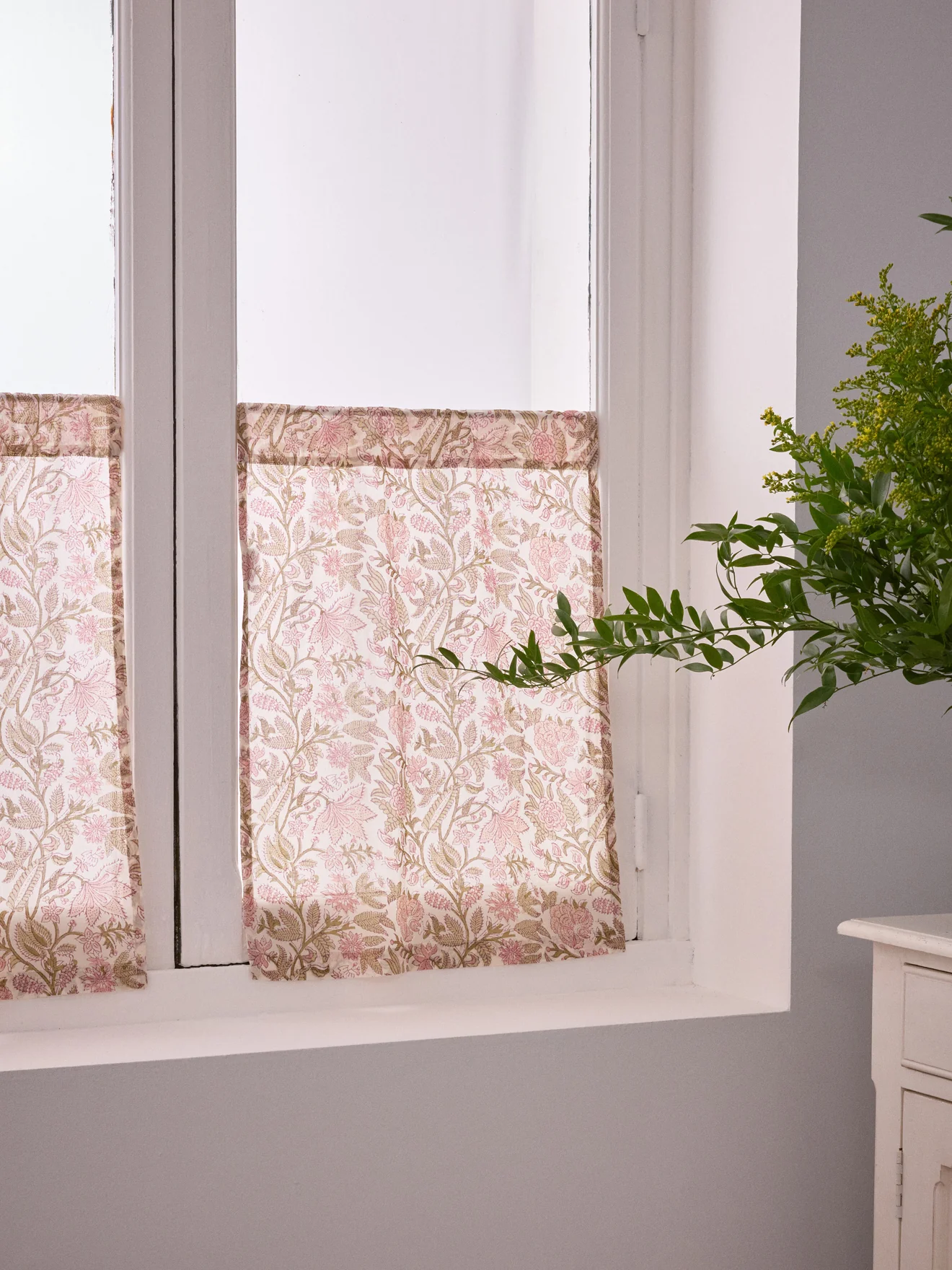 Scheibengardine aus Baumwolle mit indischem Print in Rosa - Image 3