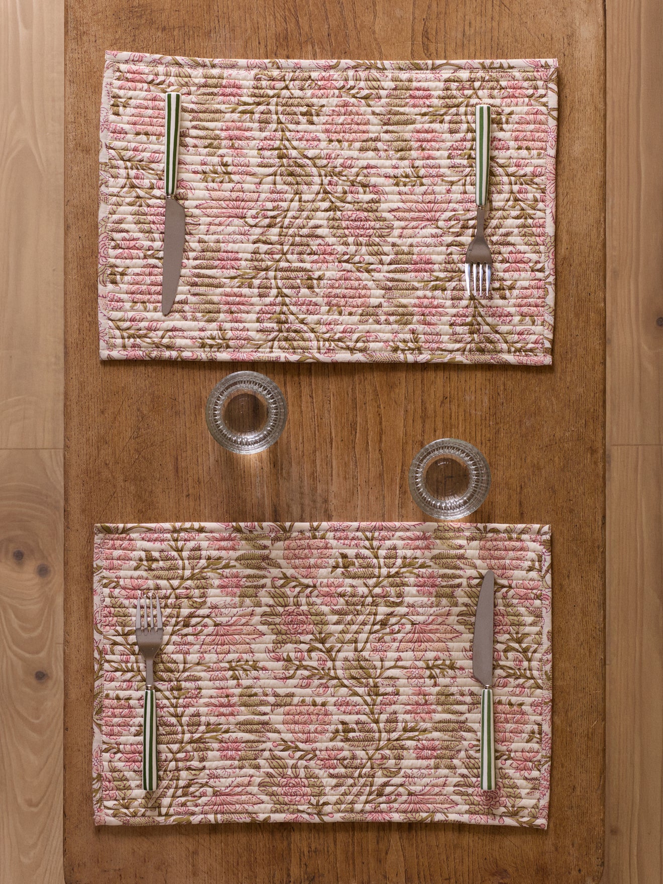 Tischsets mit Rosa-Print im 2er-Set