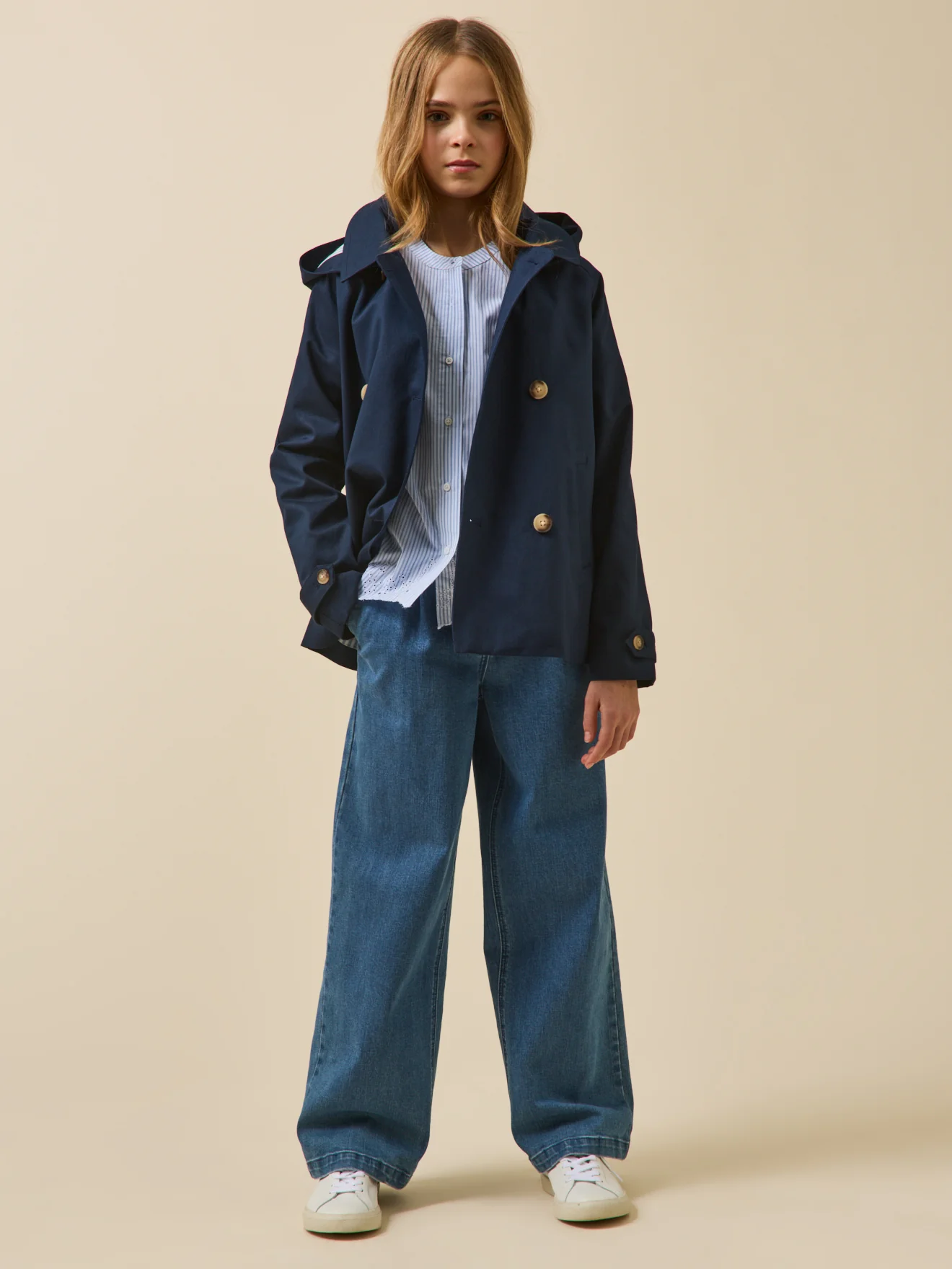 Mädchen-Trenchcoat, kurz – Junior-Kollektion - Image 6