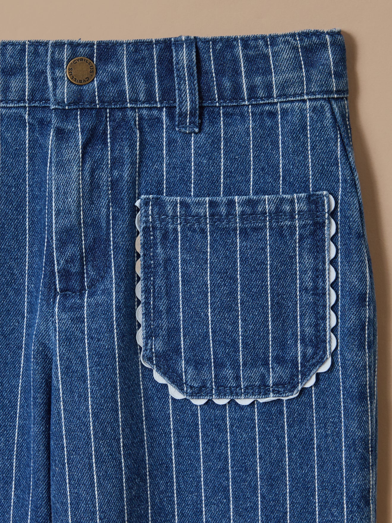 Mädchenhose mit Streifenmuster, geradem Schnitt und Festonbordüre - Image 7