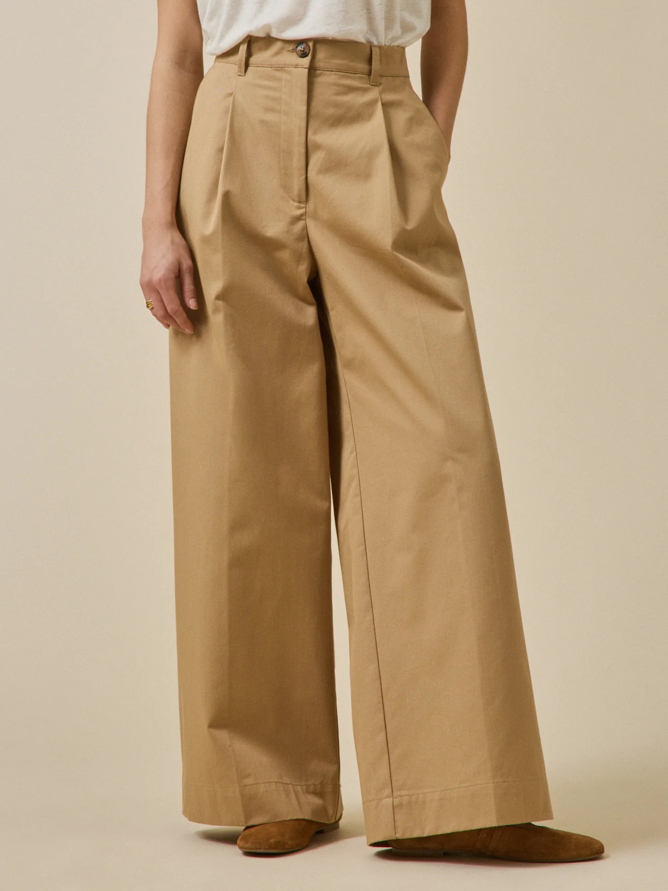 Damenhose Agnès mit weitem Bein