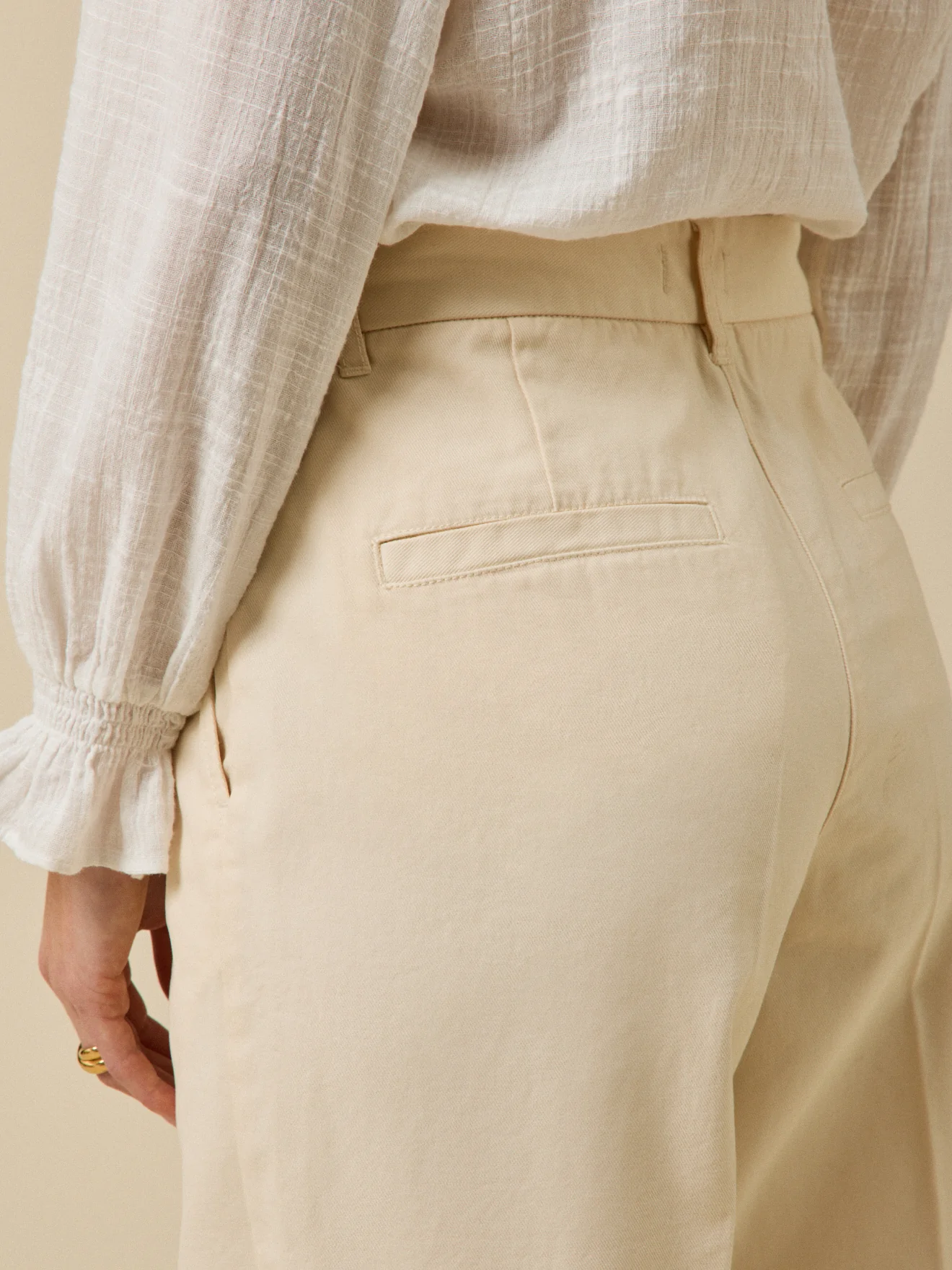 Damenhose mit weitem Bein aus Gabardine Clara - Image 4