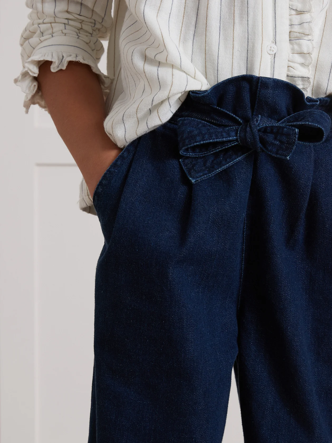 Mädchenhose aus leichtem Denim, weit geschnitten - Image 3