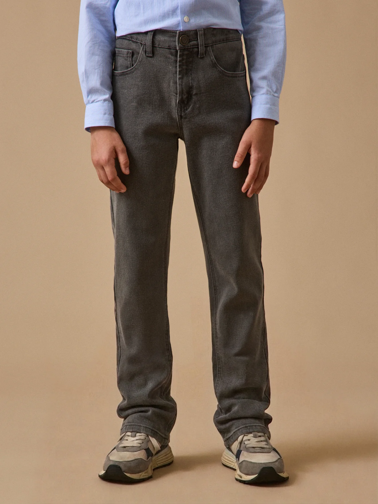 Jungenhose aus Denim, locker geschnitten - Image 12