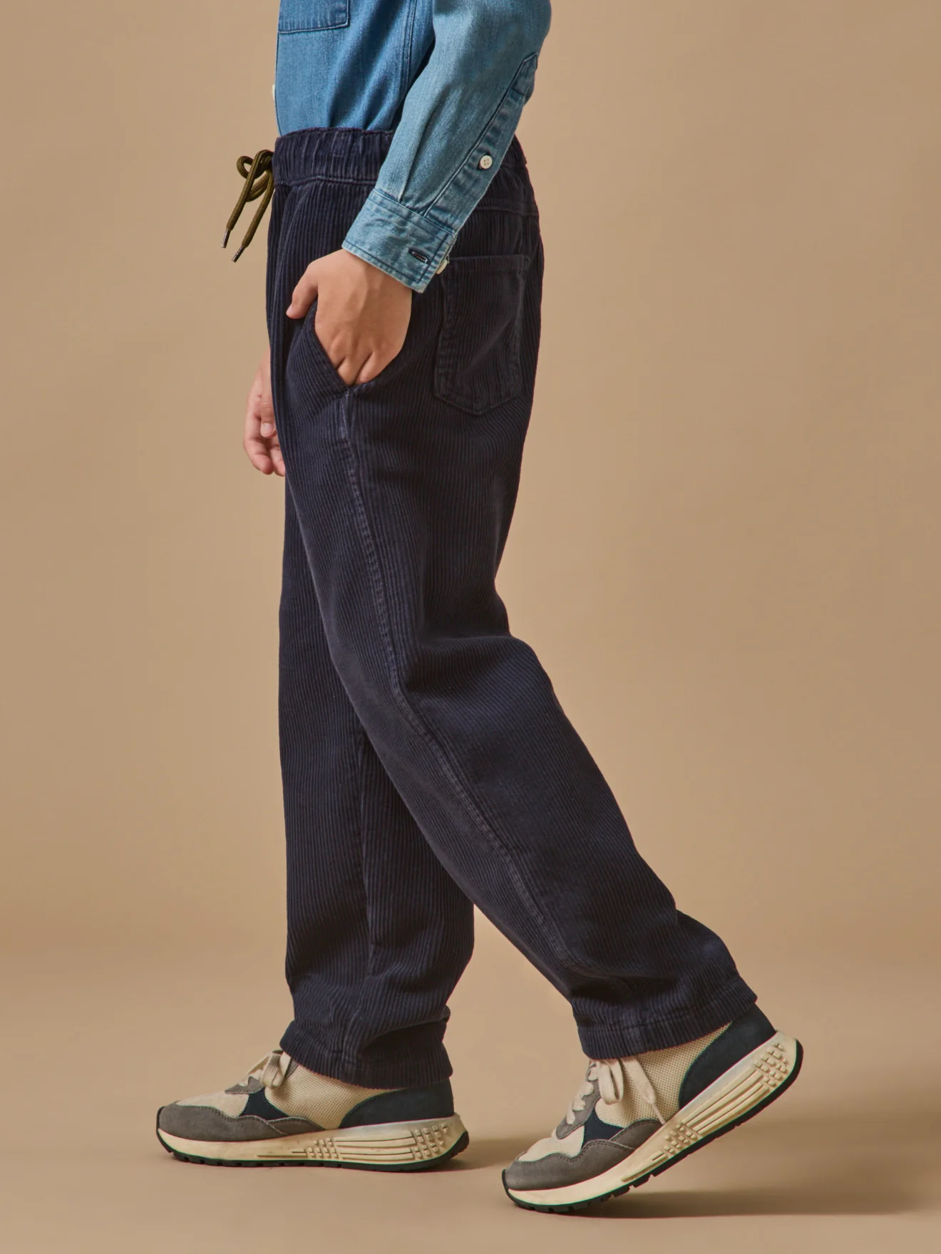 Jungenhose aus Cordsamt, lockerer Schnitt - Image 4