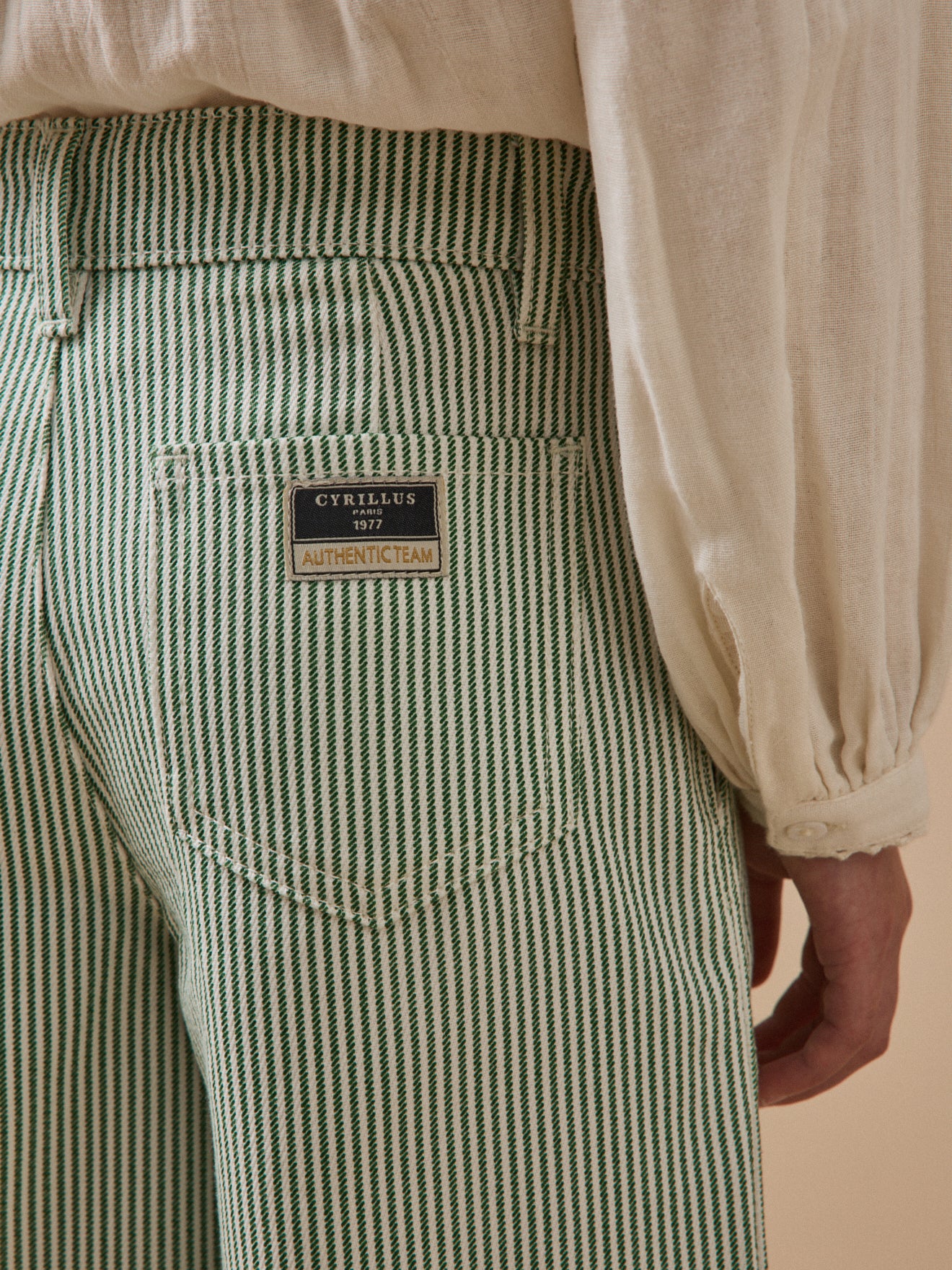 Mädchenhose mit Streifen, weit - Image 3