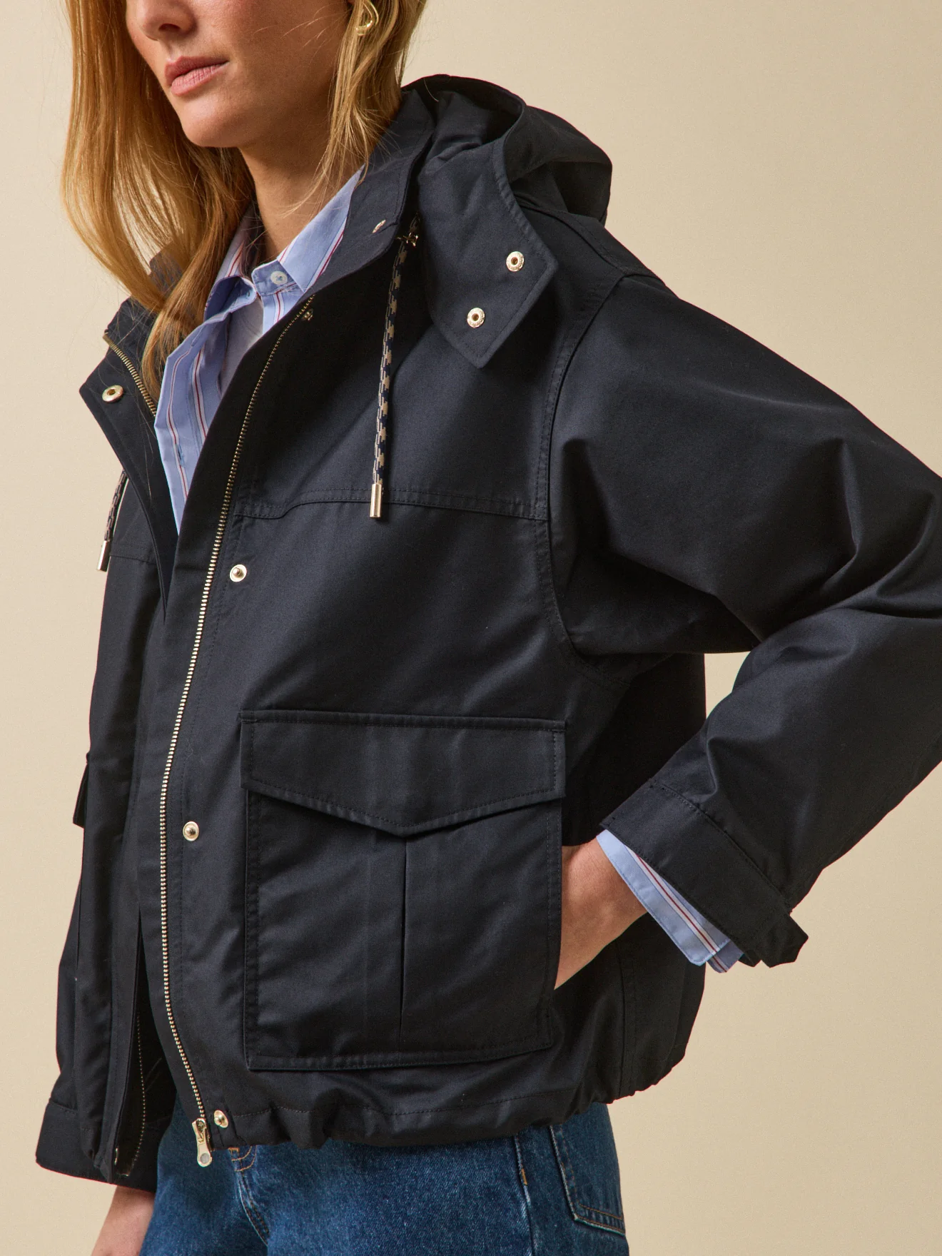 Leichter und kurzer Damen-Parka - Image 4