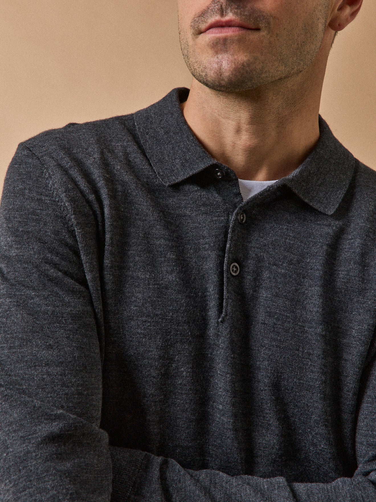 Feinmaschiger Herrenpullover mit Polokragen aus Merinowolle - Image 4