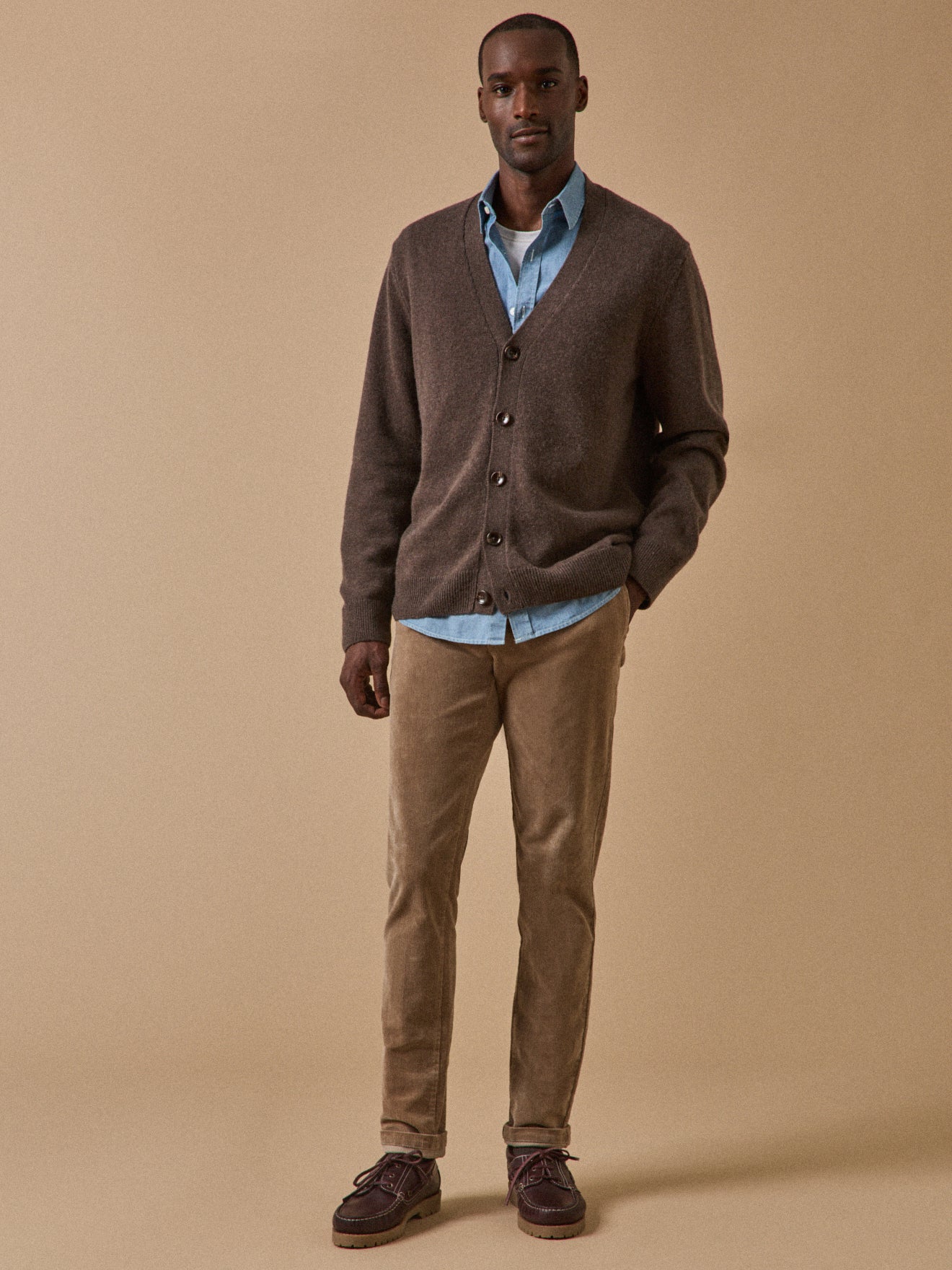 Herren-Cardigan mit V-Ausschnitt aus Bio-Baumwolle und Cashmere - Image 4
