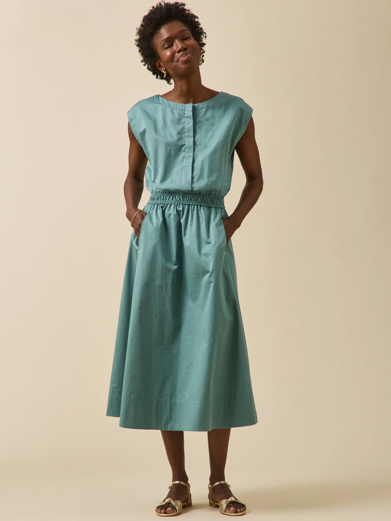 Langes Damen-Festkleid aus satinierter Popeline - Image 4