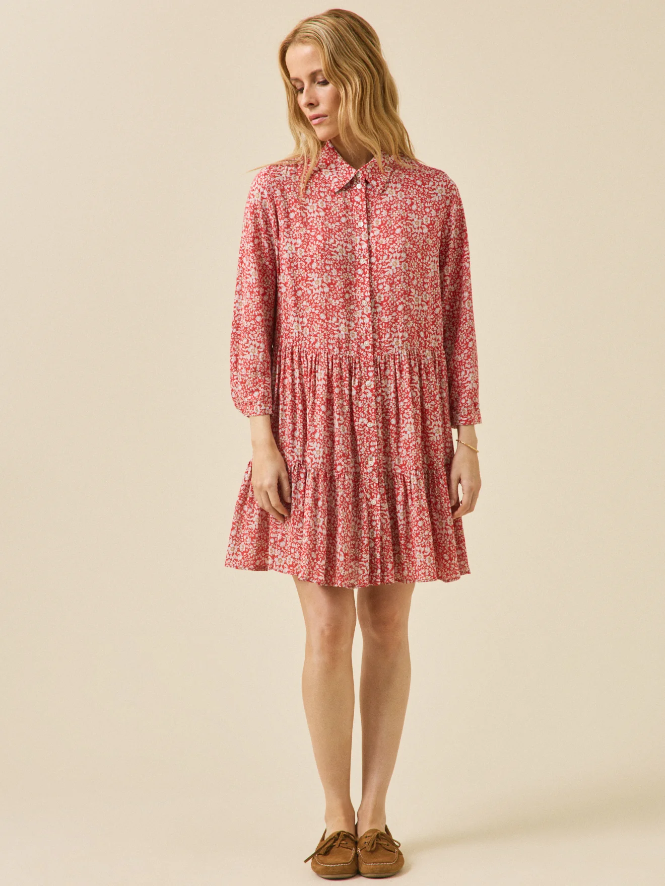 Kurzes Damenkleid mit Volants aus Liberty-Stoff - Limited Collection - Image 5