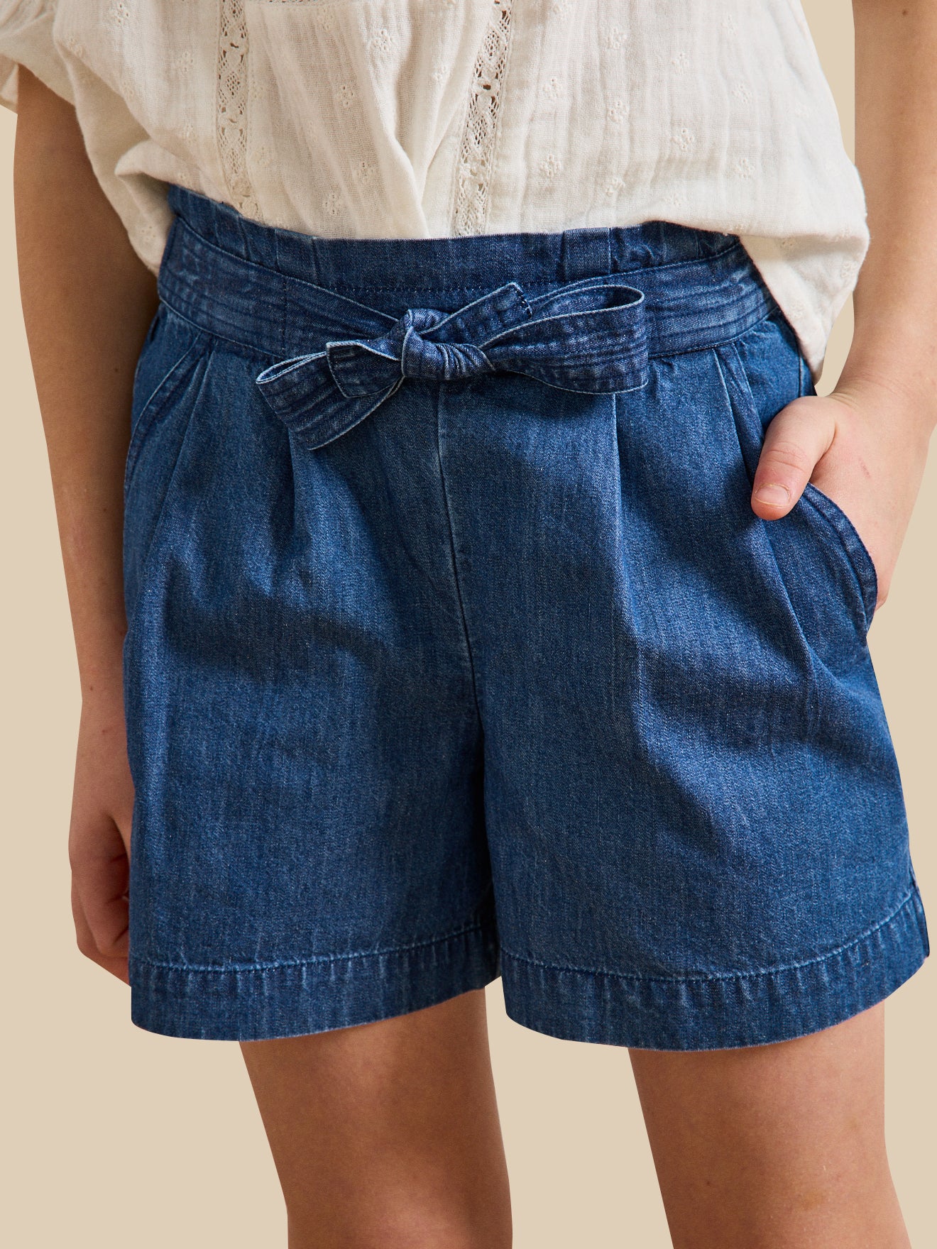 Mädchen-Shorts aus leichtem Denim - Image 3
