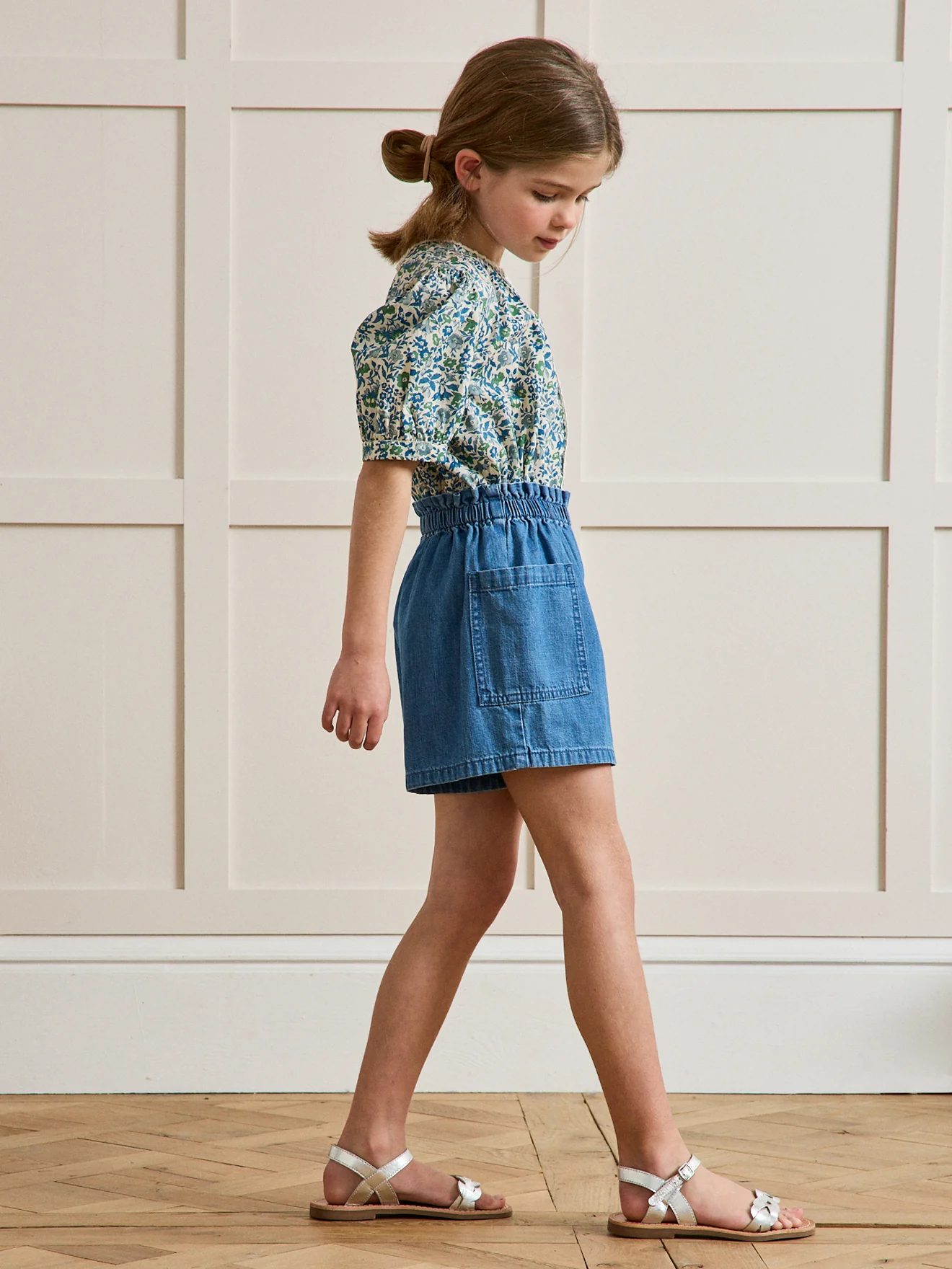 Mädchen-Shorts aus leichtem Denim - Image 4