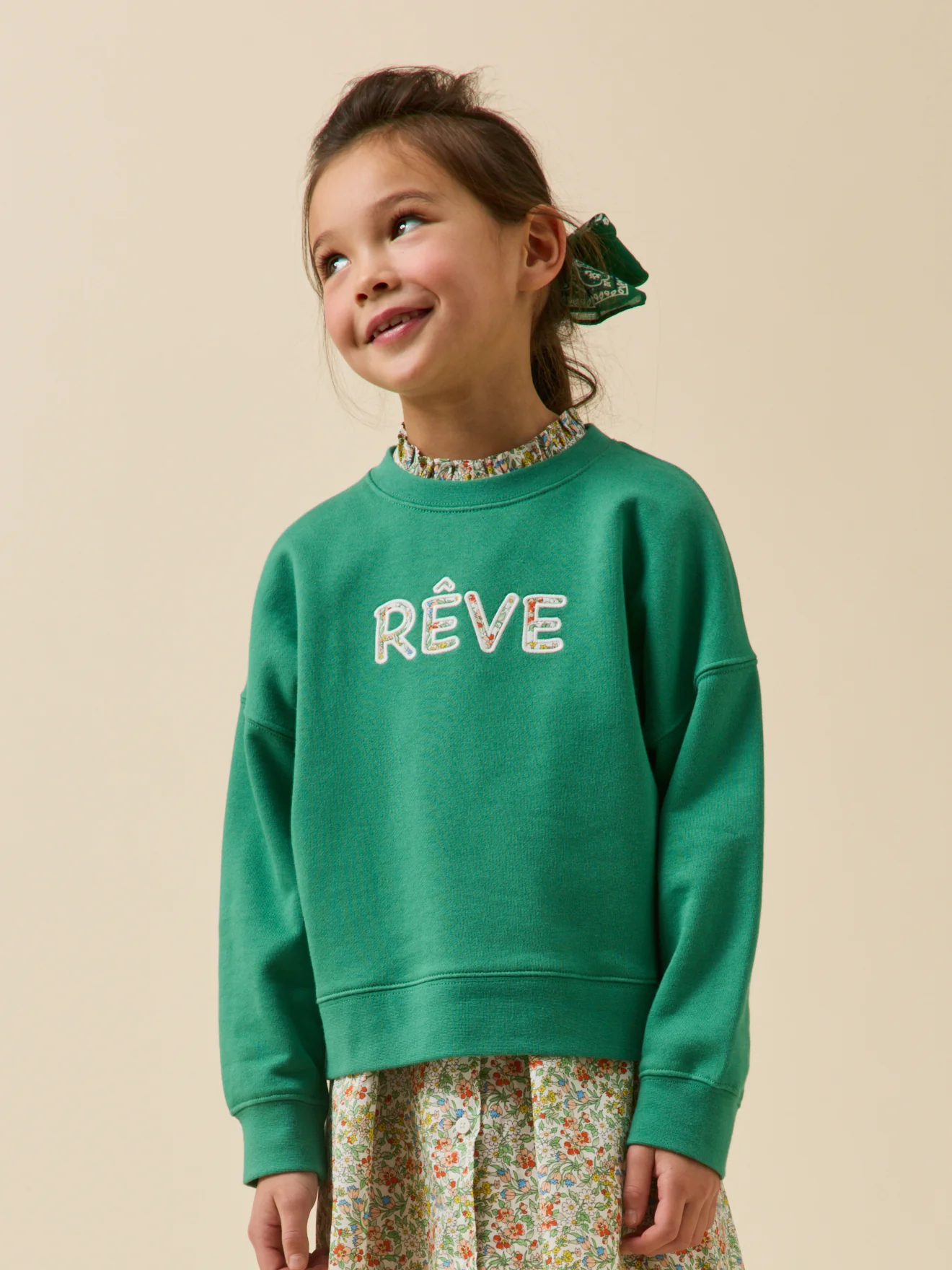 Mädchen-Sweatshirt mit Schriftzug aus Liberty®-Stoff – Bio-Baumwolle