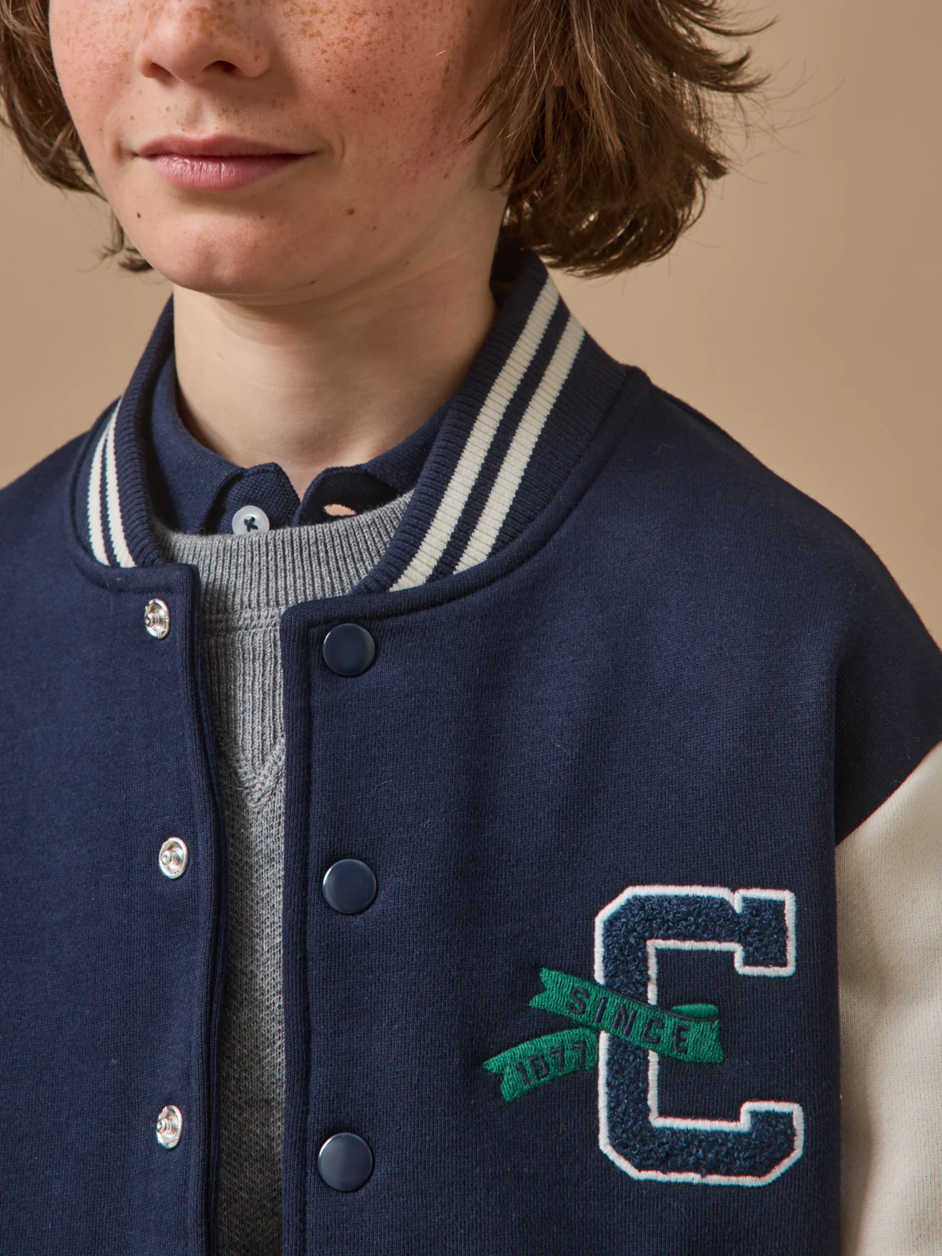 Jungen Teddy-Blouson mit Stickerei - Image 4