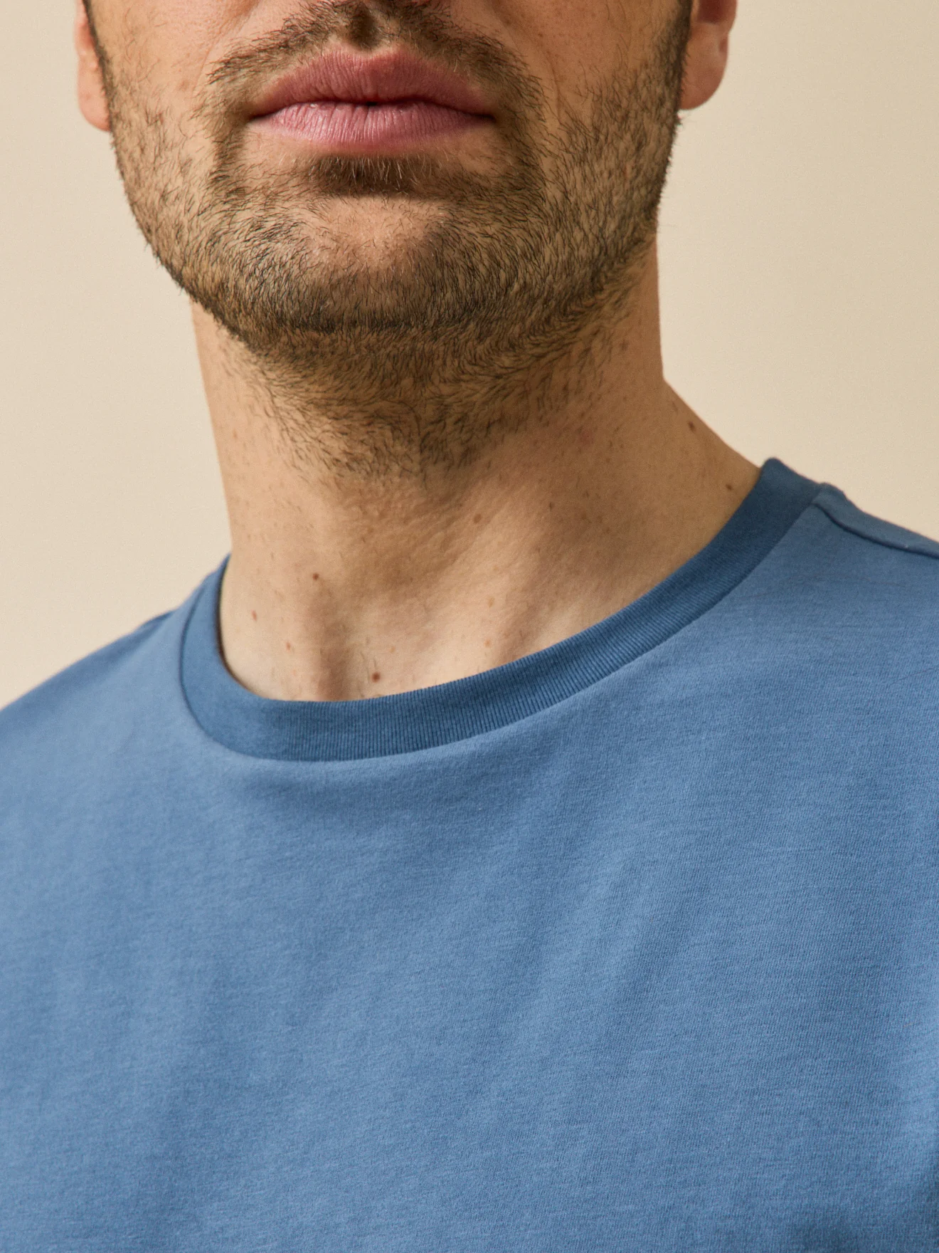 Einfarbiges Herren T-Shirt aus Bio-Baumwolle - Image 3