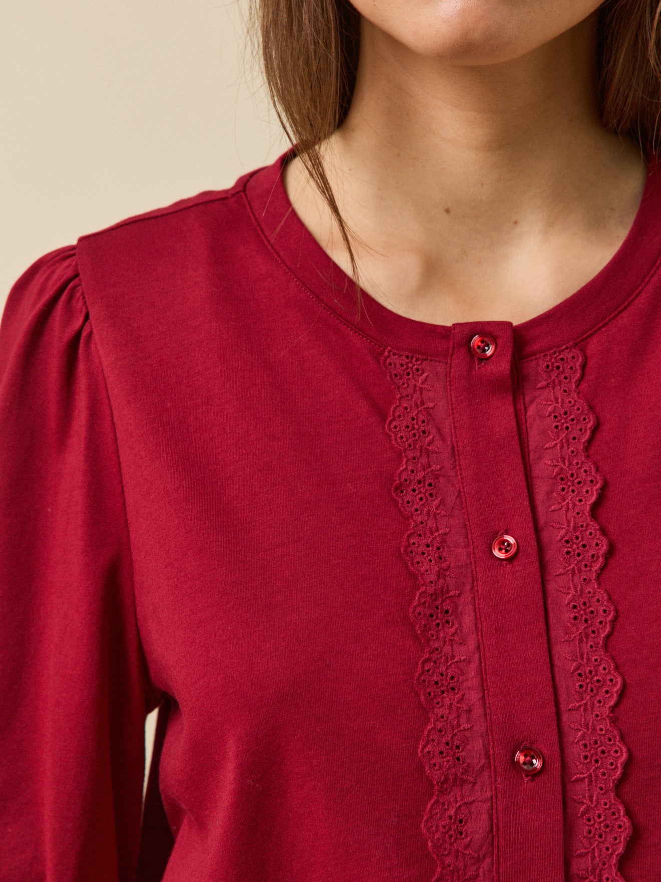 Bestickte Damenbluse aus Modal und Bio-Baumwolle - Image 3