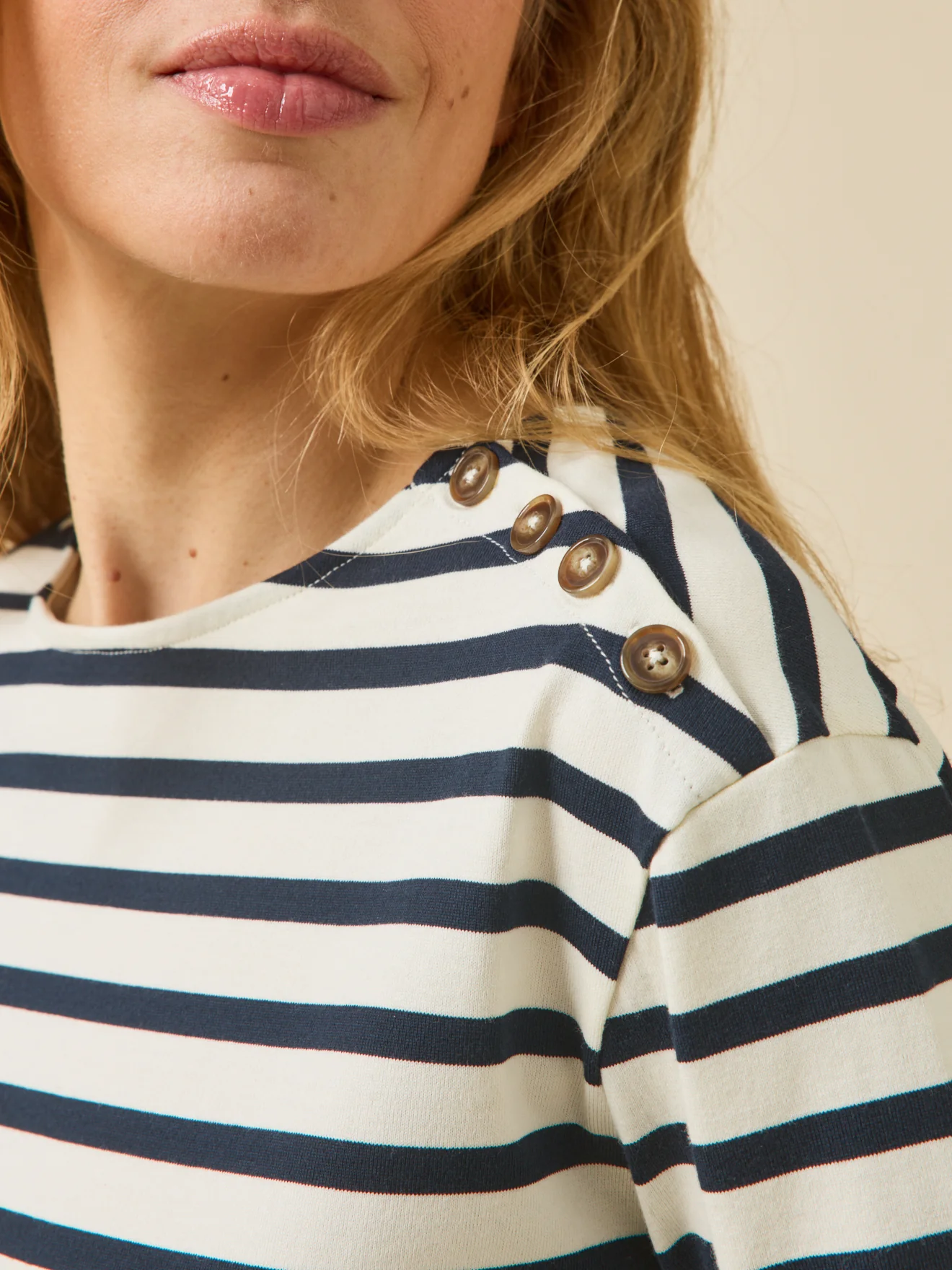 Gestreiftes Damen T-Shirt - Image 3