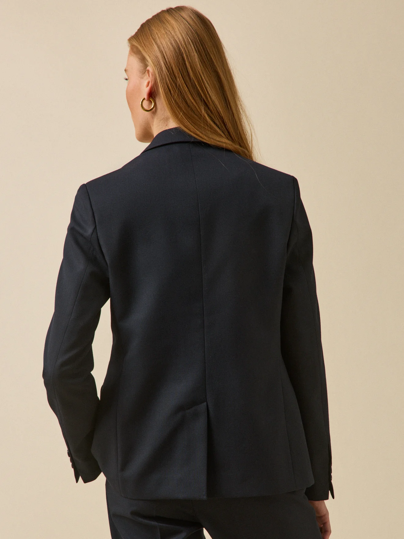 Einfarbiger Damen-Blazer aus Wolltuch - Image 2